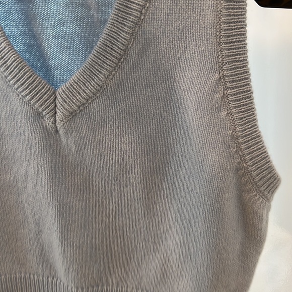 Brandy Melville Vest - Picture 6 of 6